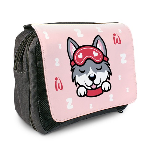 ilia indossa la borsa da toilette Sleeping Husky
